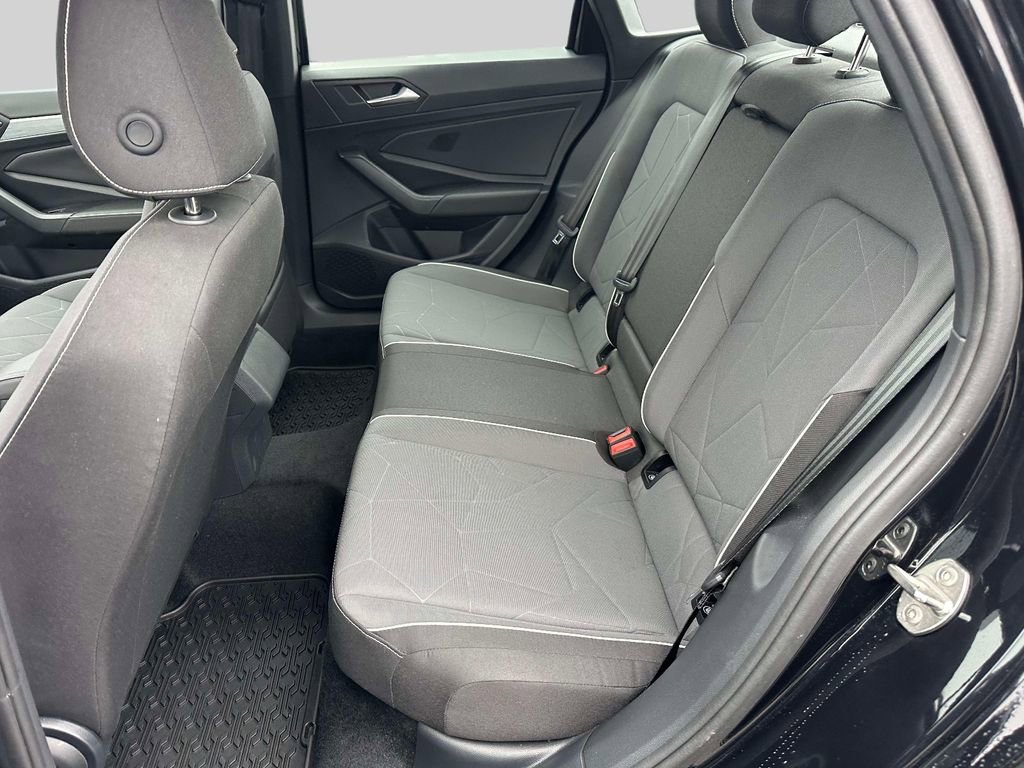 Used 2025 Volkswagen Jetta Sport image 19