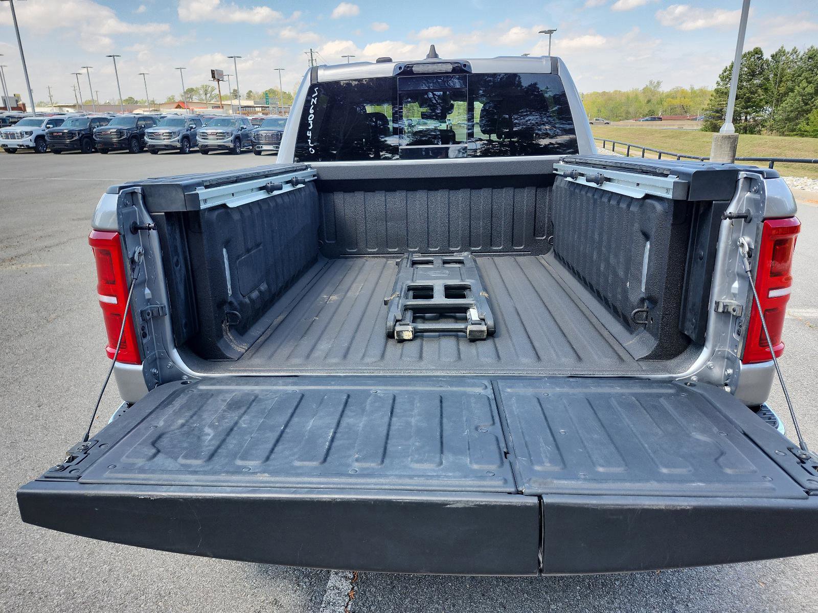 Used 2025 RAM 1500 Limited image 12