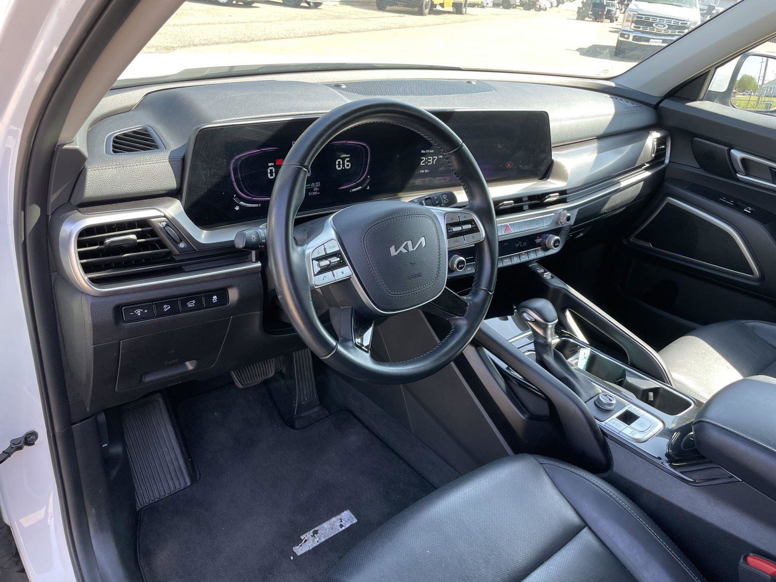 Used 2025 Kia Telluride S FWD image 13