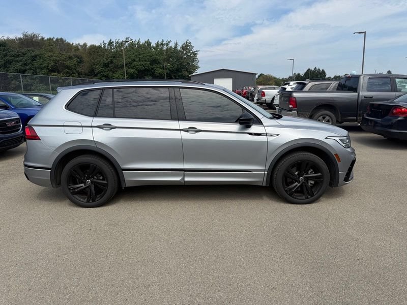 Used 2024 Volkswagen Tiguan SE R-Line AWD/4WD image 15