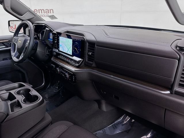 Used 2025 Chevrolet Silverado 1500 LT image 32