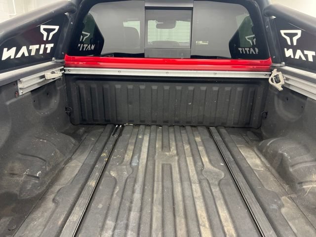 Used 2021 Nissan Titan PRO-4X w/ Pro-4x Convenience Package AWD/4WD image 8