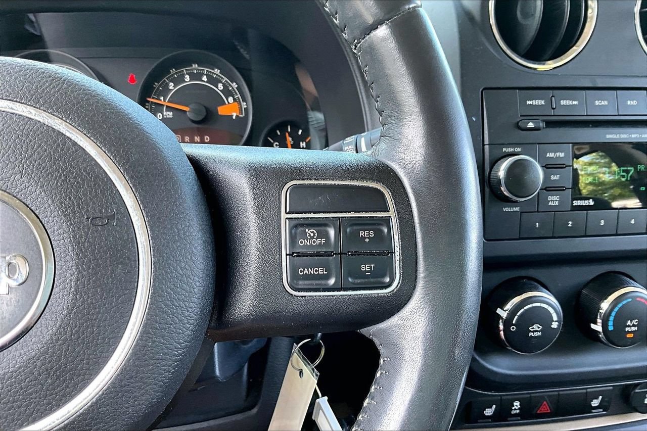 Used 2015 Jeep Patriot High Altitude FWD image 27
