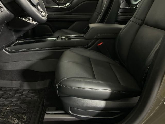 Used 2025 Lincoln Corsair Reserve AWD/4WD image 32