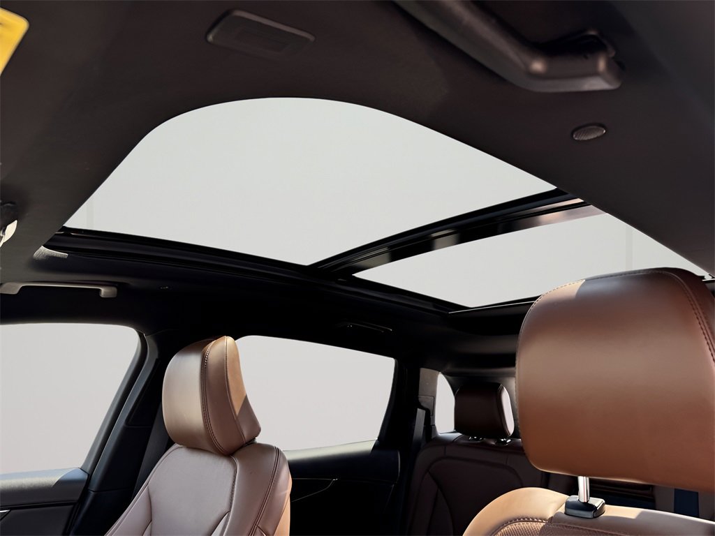 Used 2022 Lincoln Nautilus Reserve w/ Equipment Group 201A image 18