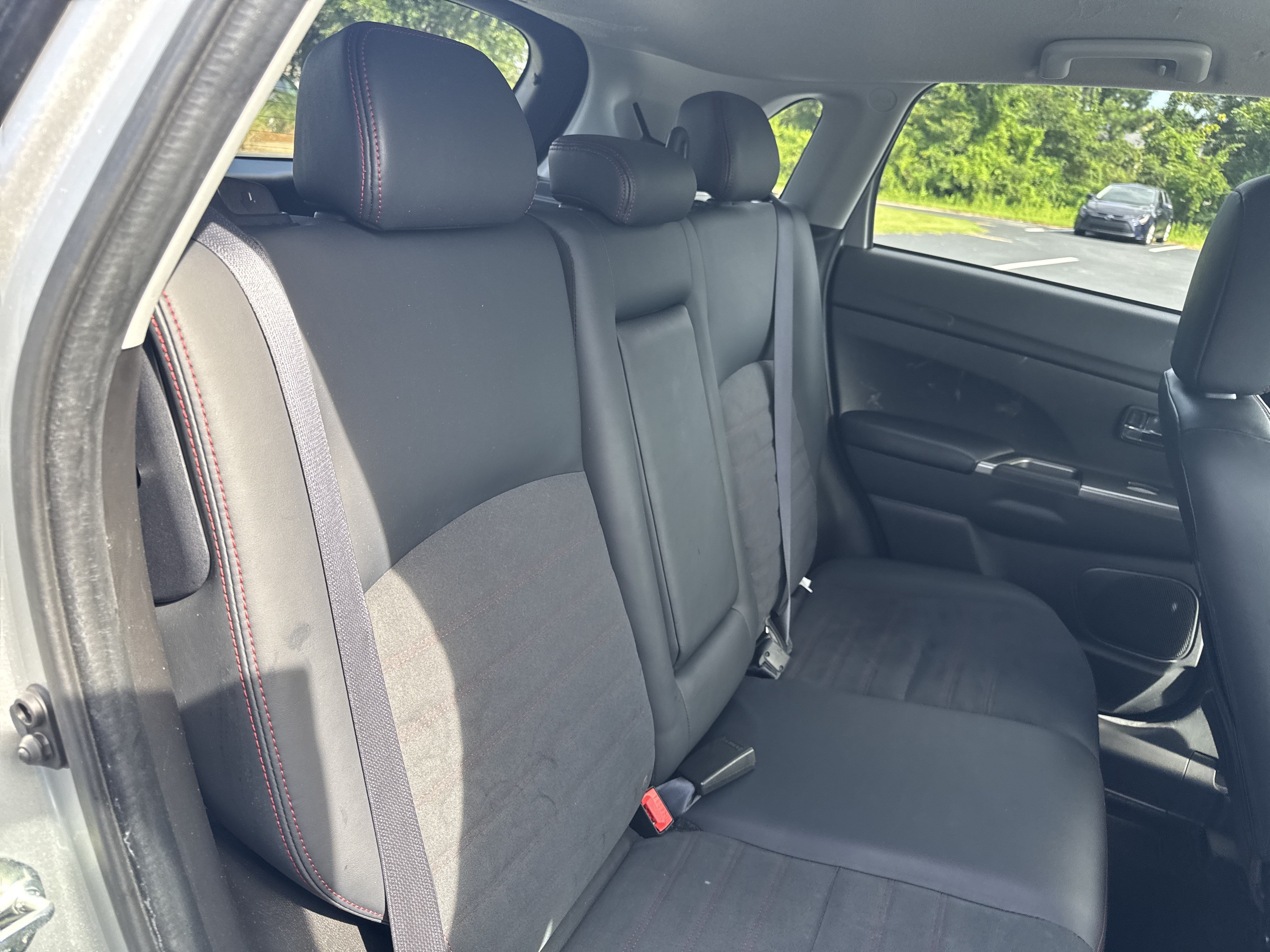 Used 2025 Mitsubishi Outlander Sport ES AWD/4WD image 32
