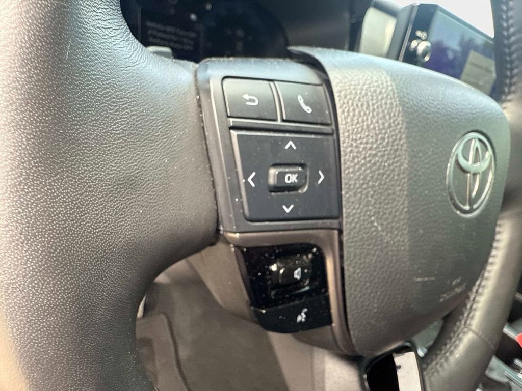 Used 2025 Toyota Camry XSE FWD image 27