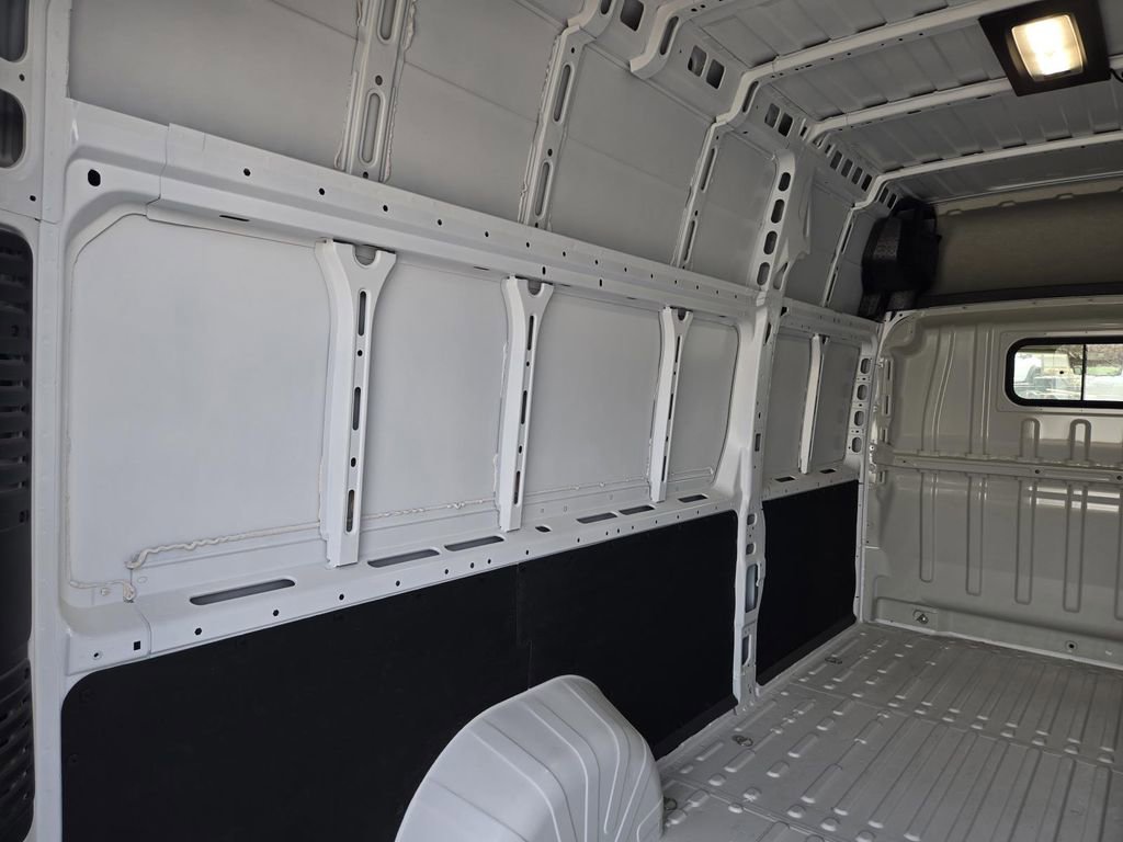 New 2025 RAM ProMaster 3500 w/ Roll-Up Rear Door Package image 10