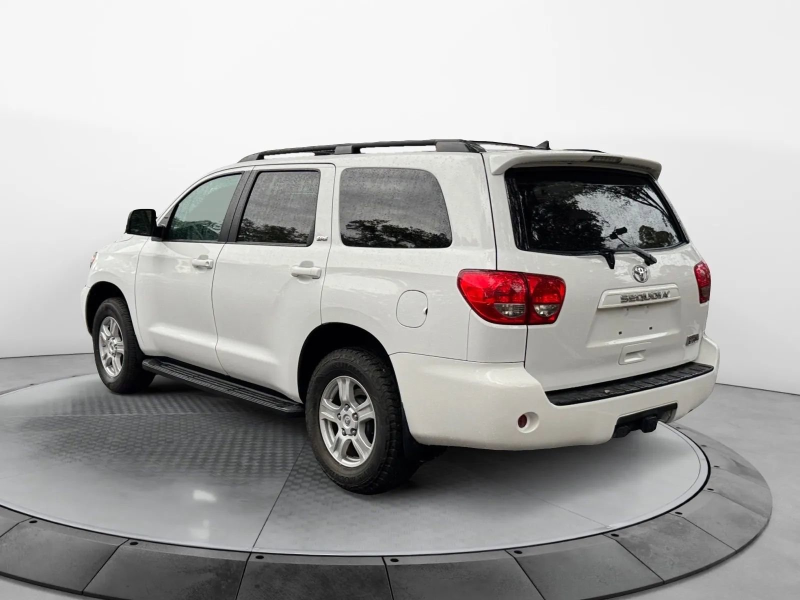 Used 2015 Toyota Sequoia SR5 image 6
