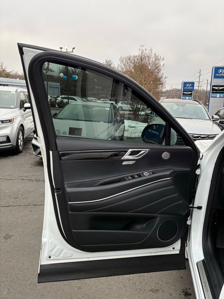 Used 2025 Genesis GV80 2.5T image 46