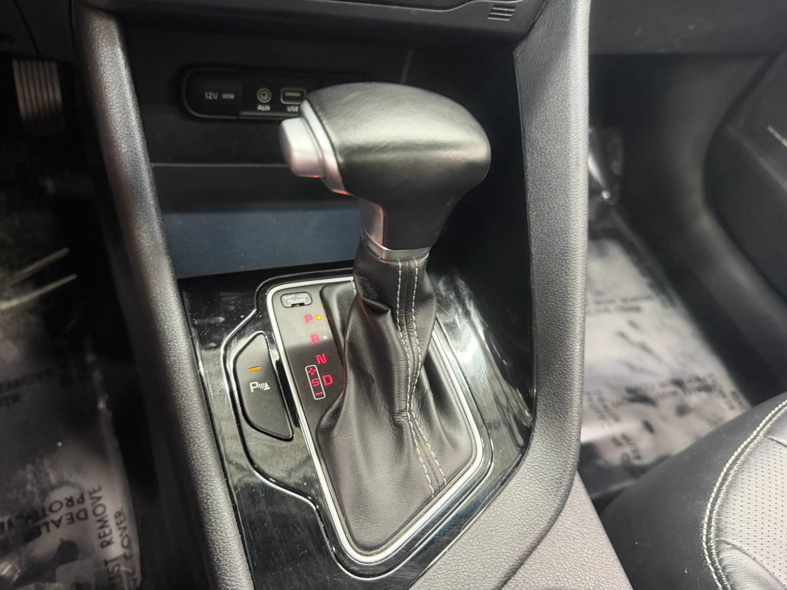 Used 2017 Kia Niro Touring FWD image 33