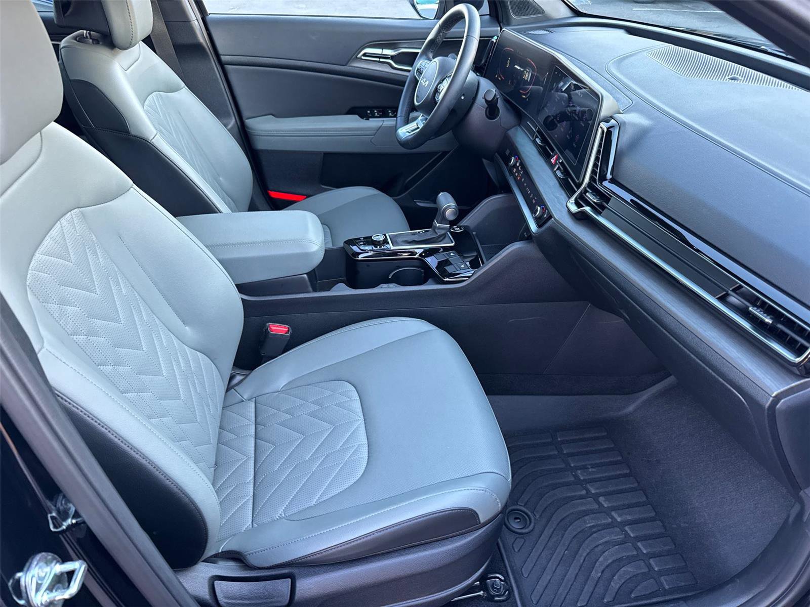 Used 2025 Kia Sportage X-Line w/ Premium Package image 17