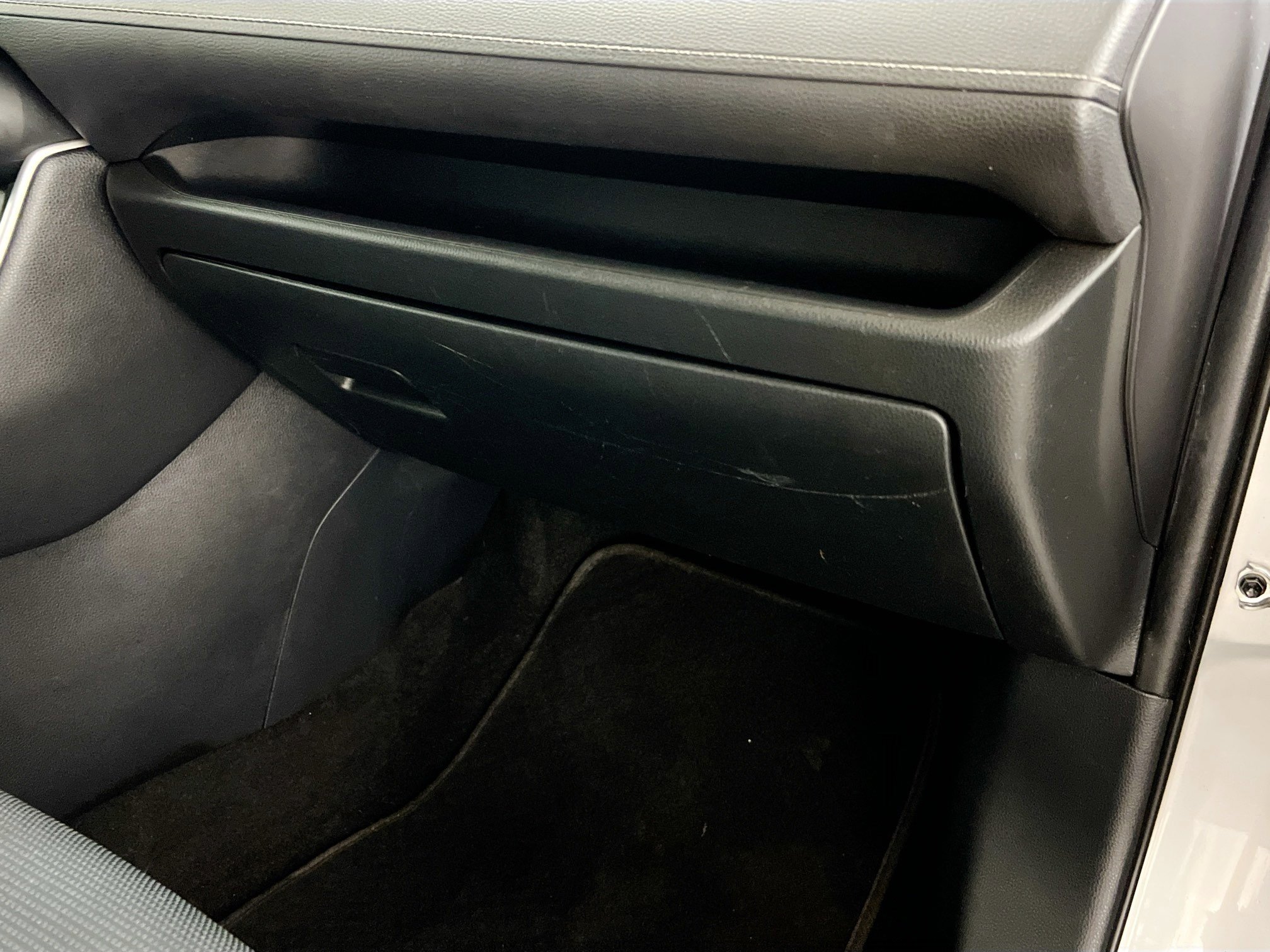 Used 2019 Toyota RAV4 LE image 34