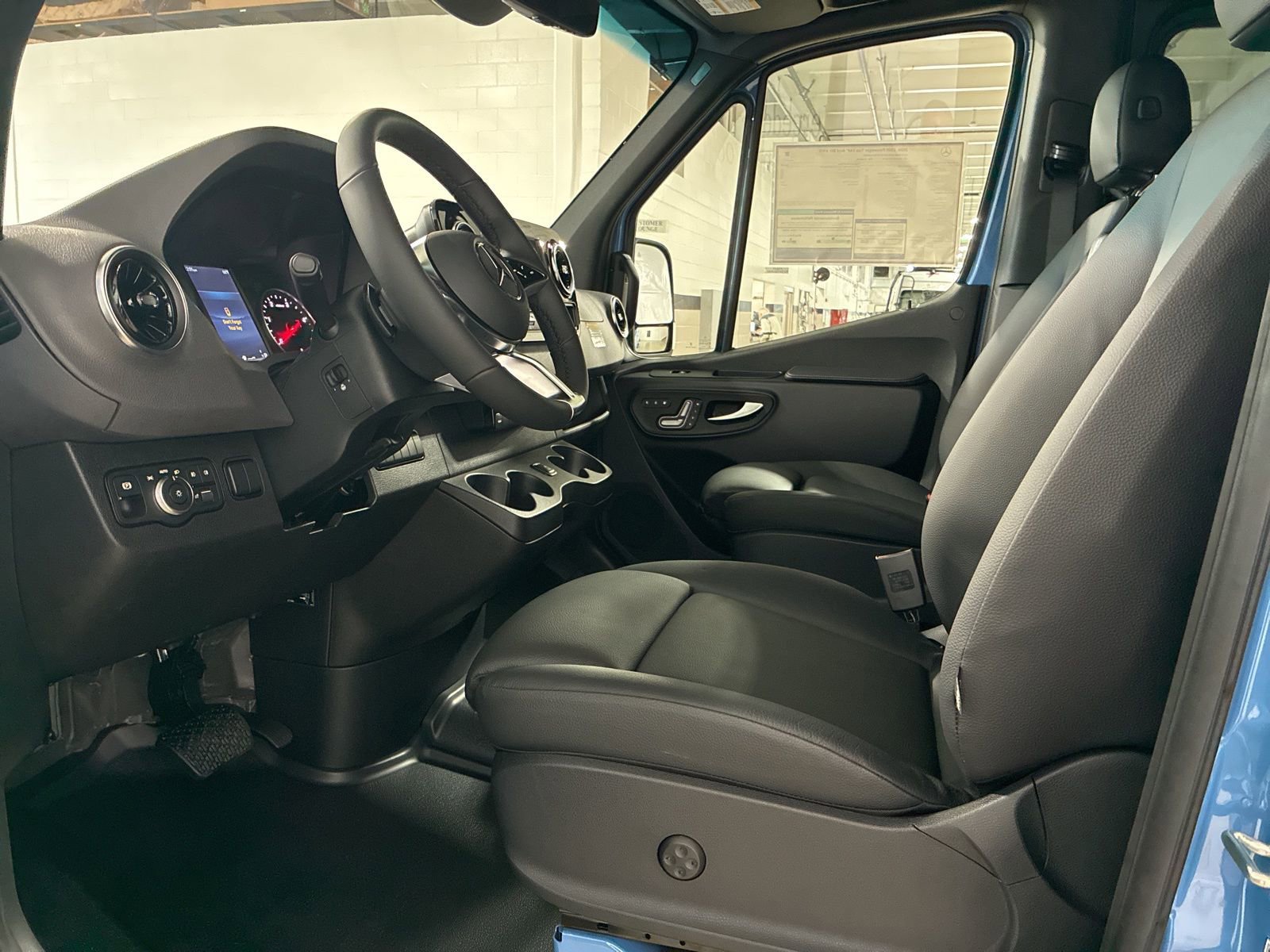 New 2026 Mercedes-Benz Sprinter 2500 image 9