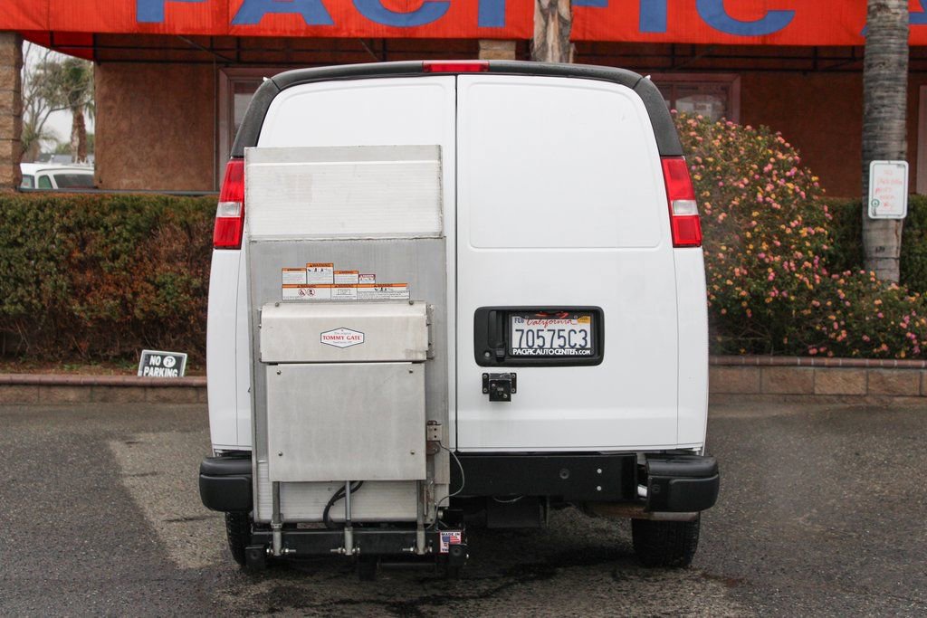 Used 2020 Chevrolet Express 3500 w/ Driver Convenience Package RWD image 7