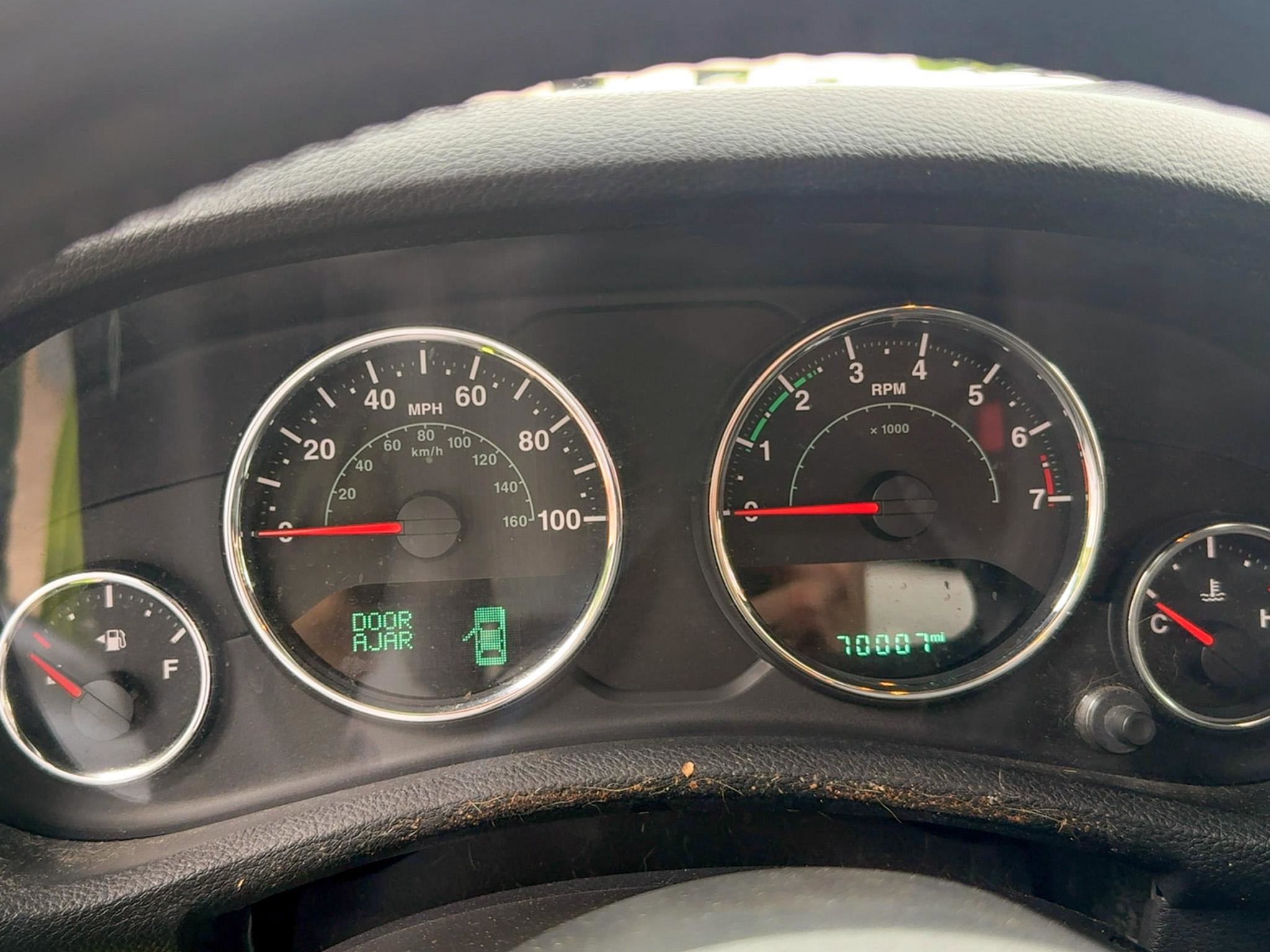 Used 2016 Jeep Wrangler Unlimited Sport w/ Connectivity Group AWD/4WD image 17
