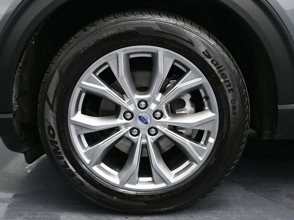 Used 2023 Ford Explorer Limited image 11