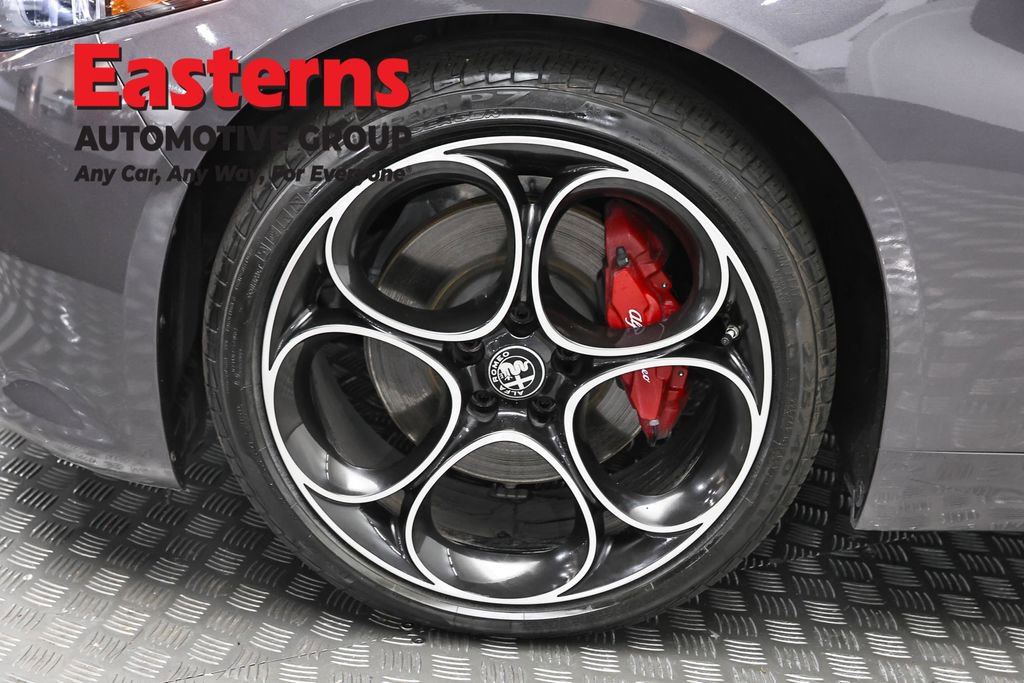 Used 2024 Alfa Romeo Giulia Veloce AWD/4WD image 31