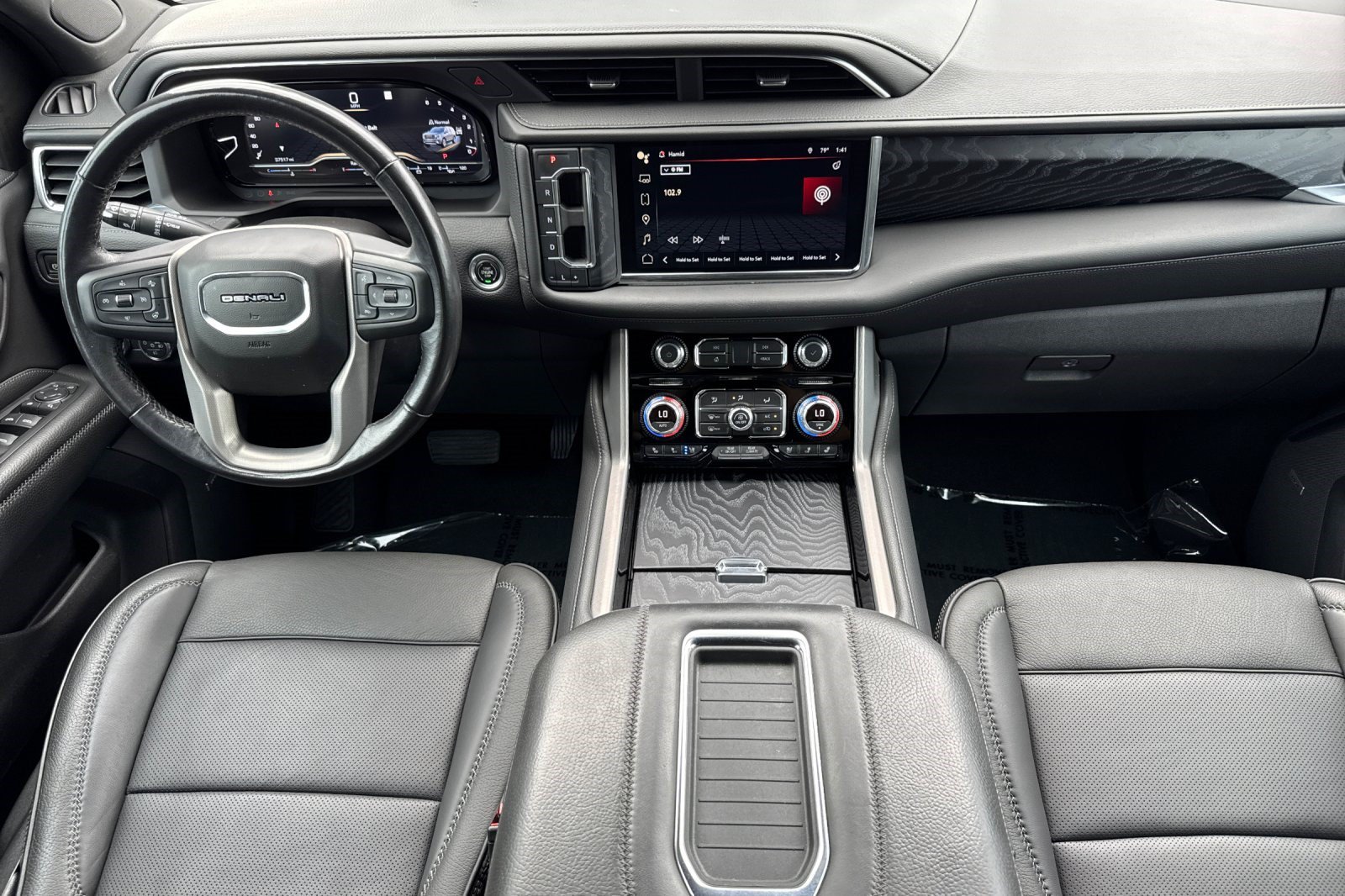 Used 2022 GMC Yukon XL Denali AWD/4WD image 14