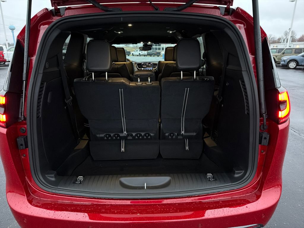 New 2026 Chrysler Pacifica Select image 21