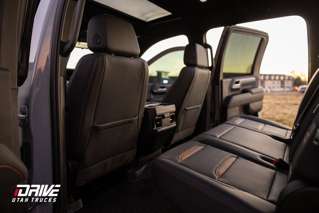 Used 2025 GMC Sierra 3500 AT4 w/ AT4 Premium Plus Package image 17
