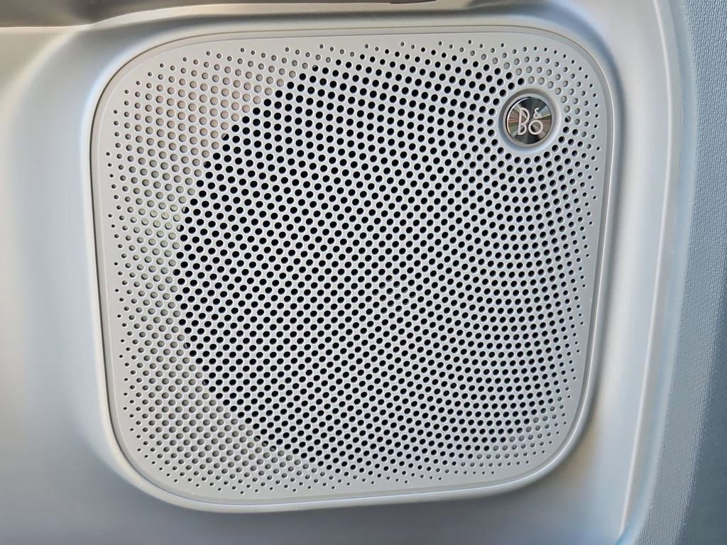 New 2025 Ford Maverick Lariat w/ Black Appearance Package image 11