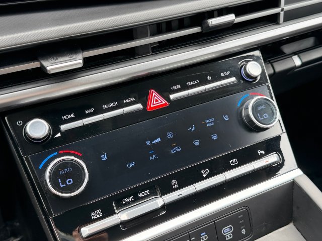 Used 2026 Hyundai Santa Fe SEL FWD image 22