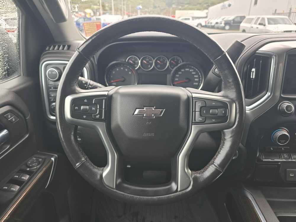 Used 2022 Chevrolet Silverado 1500 LT Trail Boss w/ Bed Protection Package AWD/4WD image 11