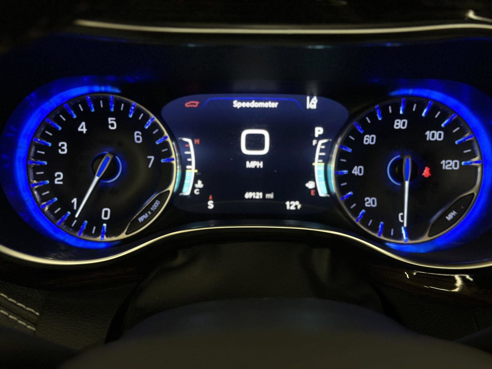 Used 2022 Chrysler Pacifica Limited image 29