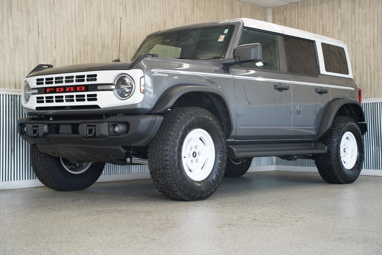 Used 2025 Ford Bronco Heritage Edition AWD/4WD image 4