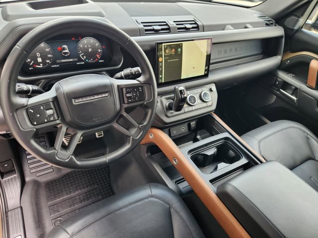 Used 2023 Land Rover Defender 90 X AWD/4WD image 4