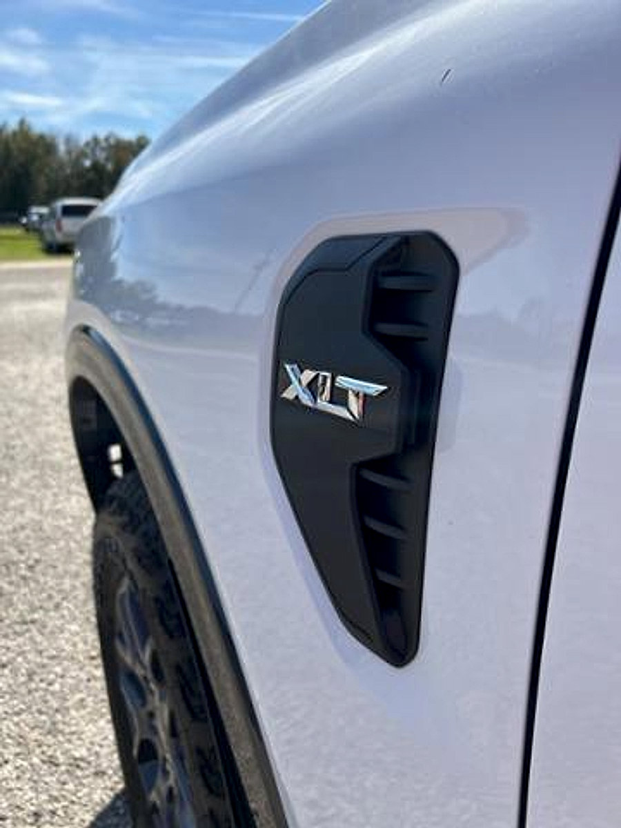 Used 2024 Ford Ranger XLT w/ FX4 Off-Road Package image 11