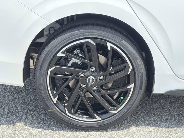 New 2026 Nissan Sentra SR w/ Floor Mat Package FWD image 7