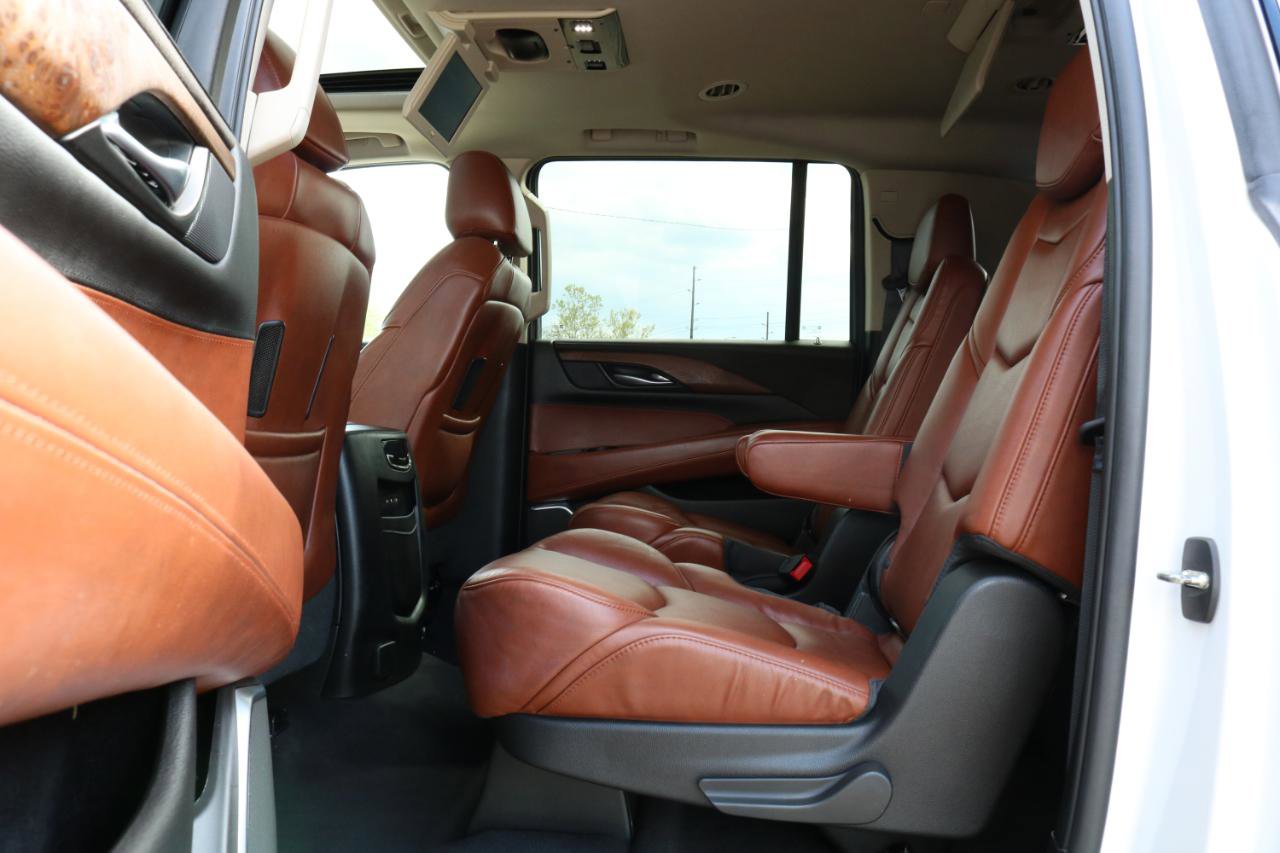 Used 2018 Cadillac Escalade ESV Luxury AWD/4WD image 40