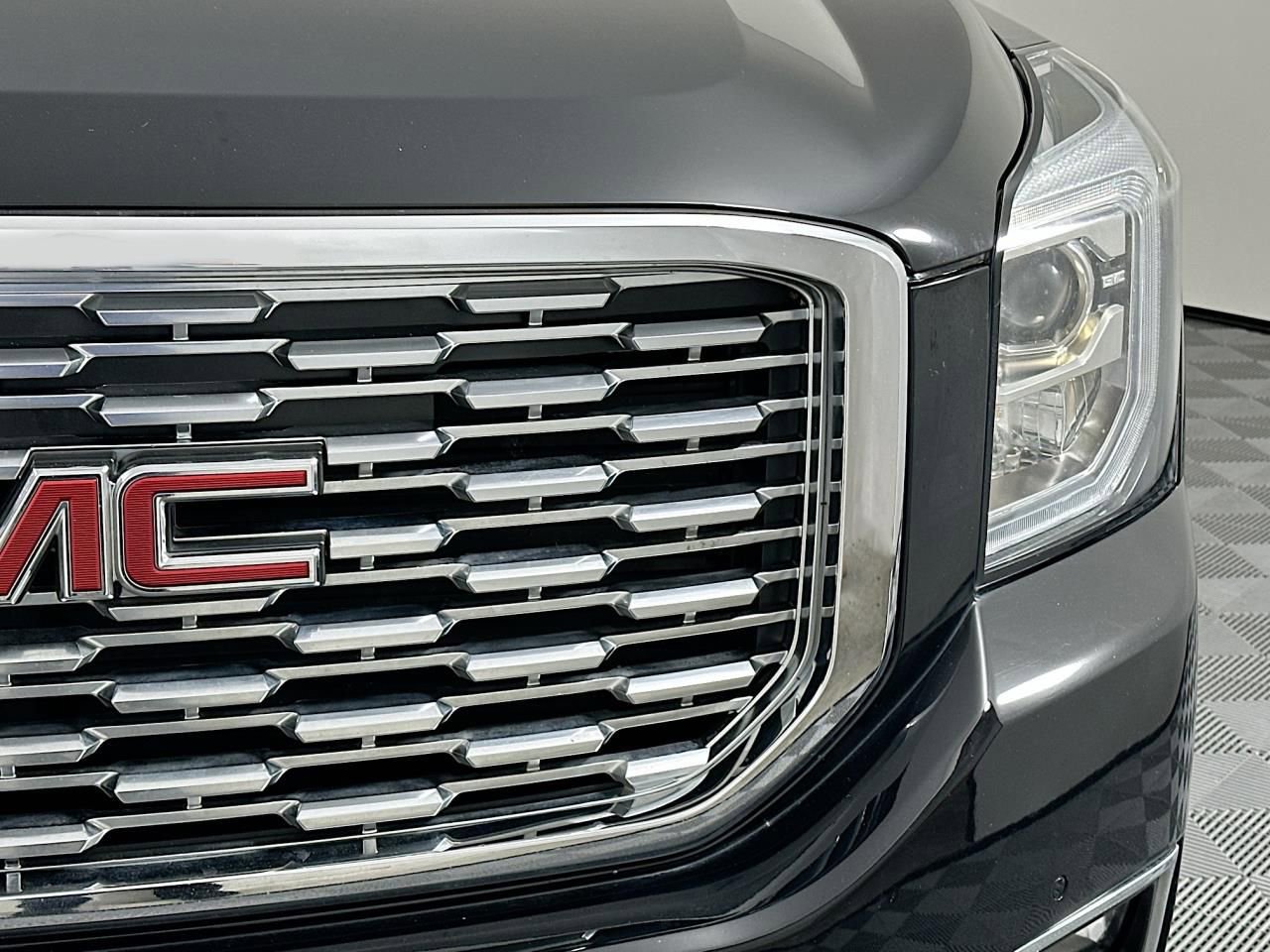 Used 2019 GMC Yukon Denali image 4