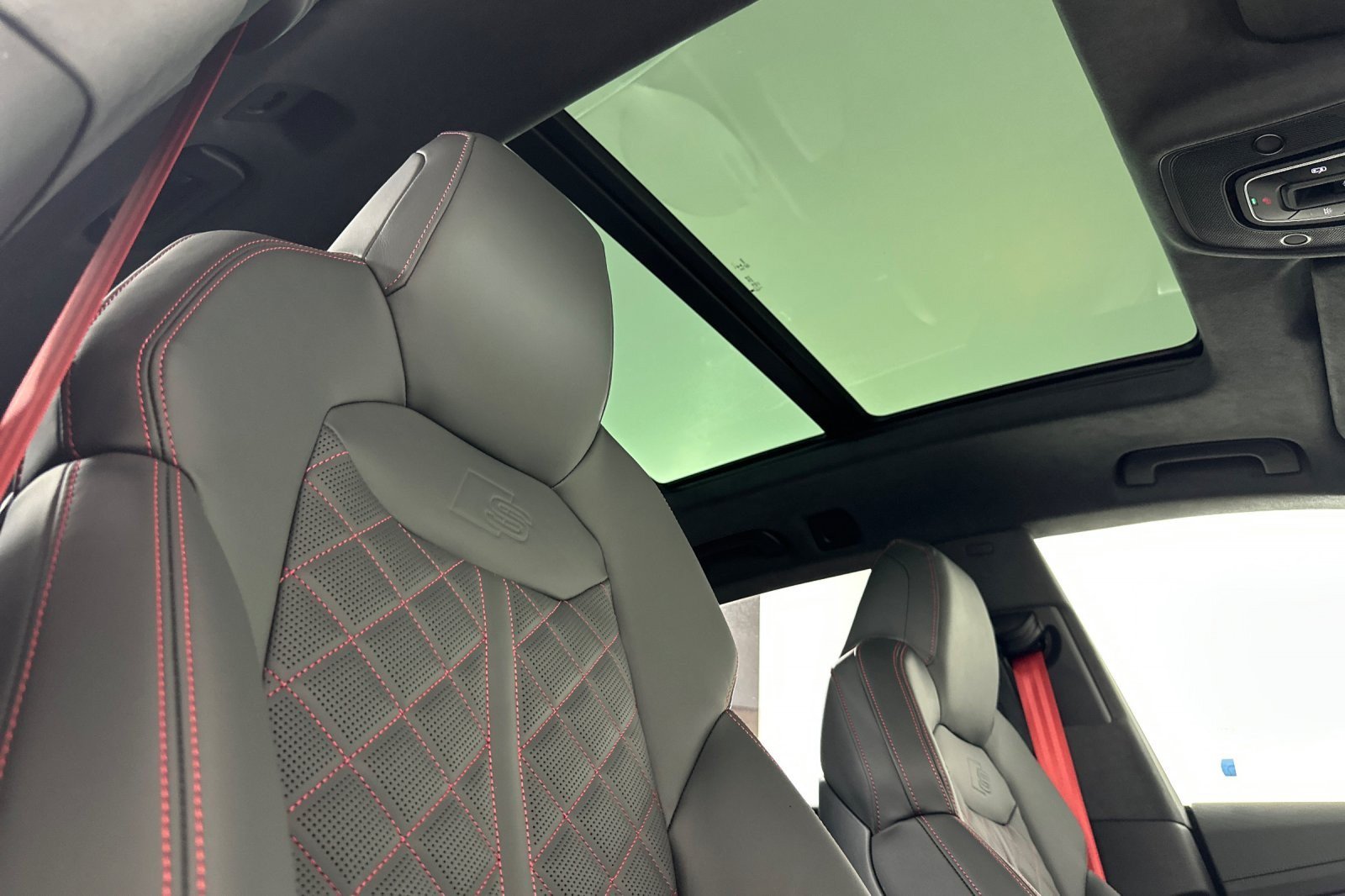 New 2026 Audi SQ8 Prestige AWD/4WD image 16
