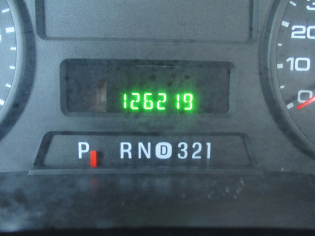 Used 2005 Ford F250 4x4 Regular Cab Super Duty image 9