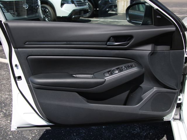 Certified 2025 Nissan Altima 2.5 S image 12
