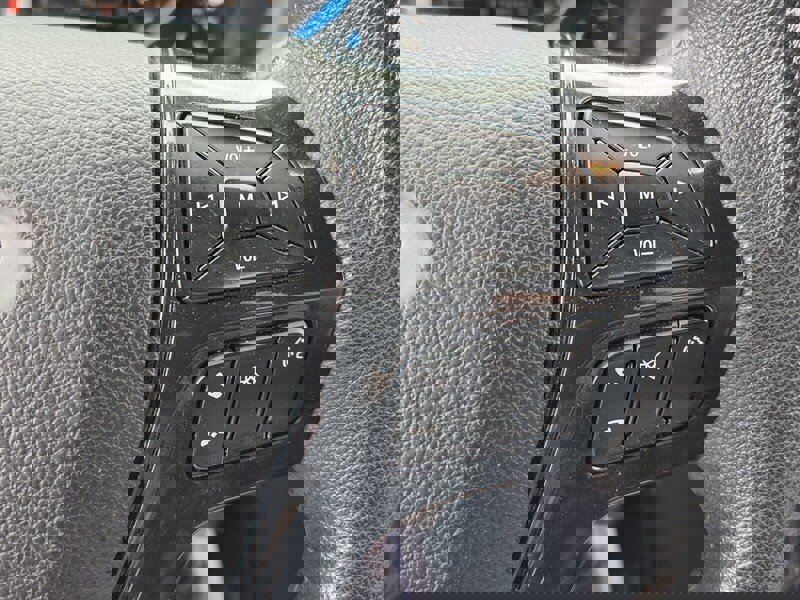 Used 2018 Ford Explorer XLT image 23