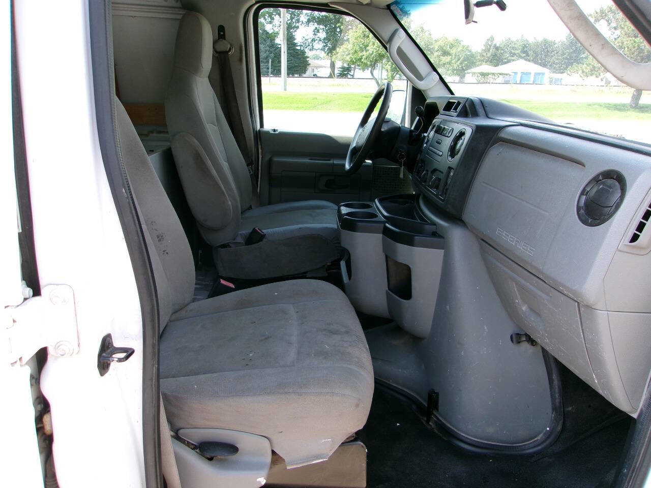 Used 2013 Ford E-250 and Econoline 250 w/ PWR Group image 8