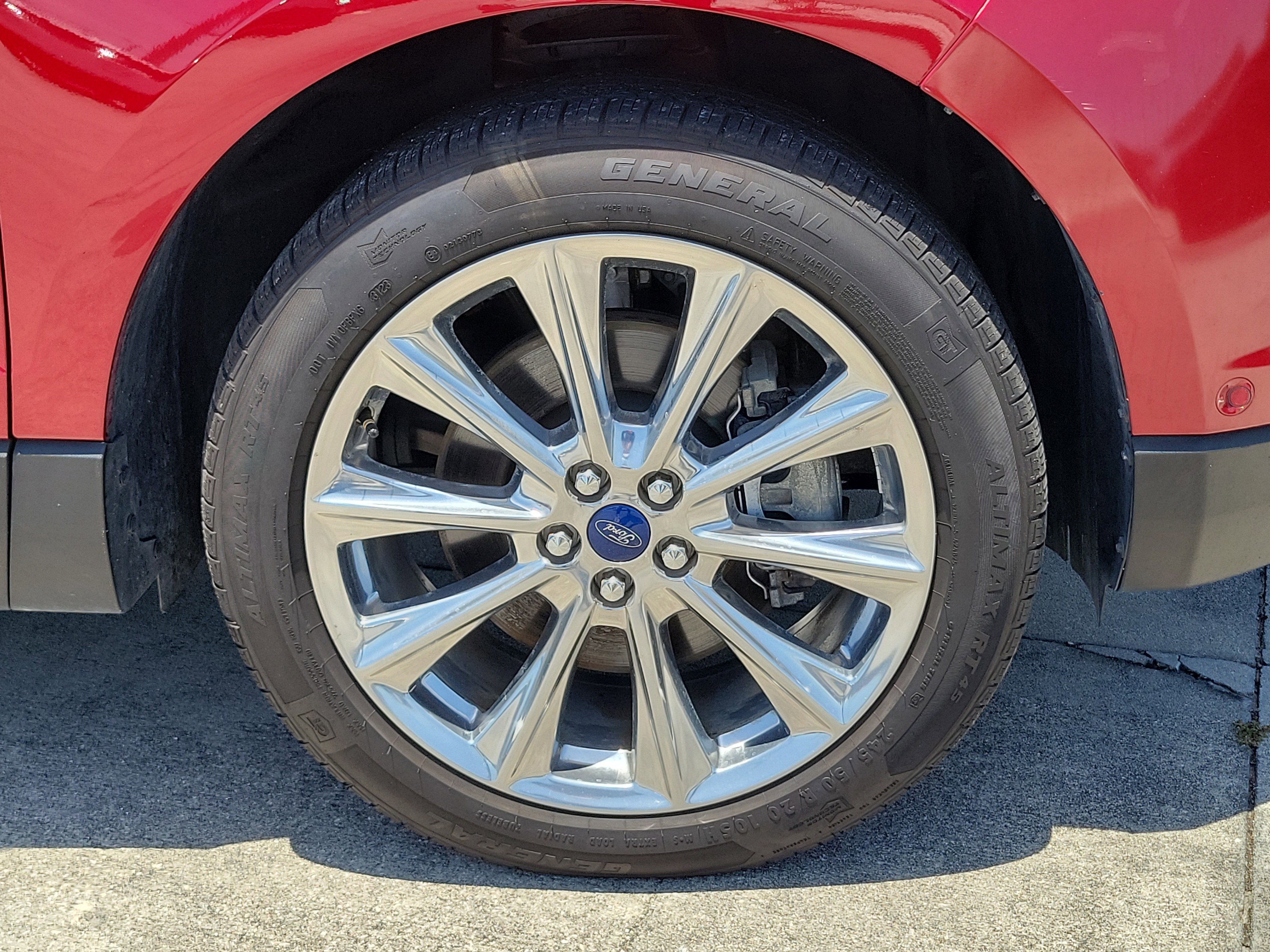 Used 2017 Ford Edge Titanium w/ Equipment Group 302A AWD/4WD image 7