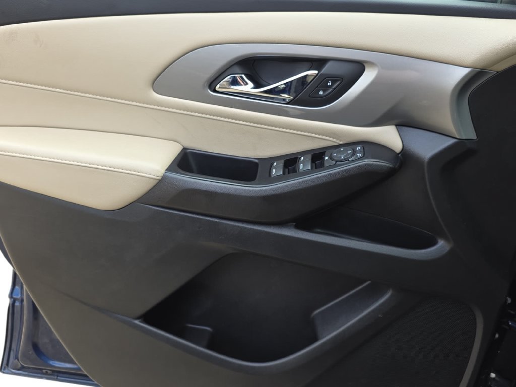 Used 2023 Chevrolet Traverse LS w/ Safety Package FWD image 27