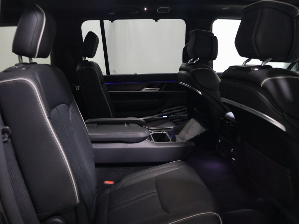New 2025 Jeep Grand Wagoneer L Series II Obsidian w/ Quick Order Packagew 28T AWD/4WD image 31