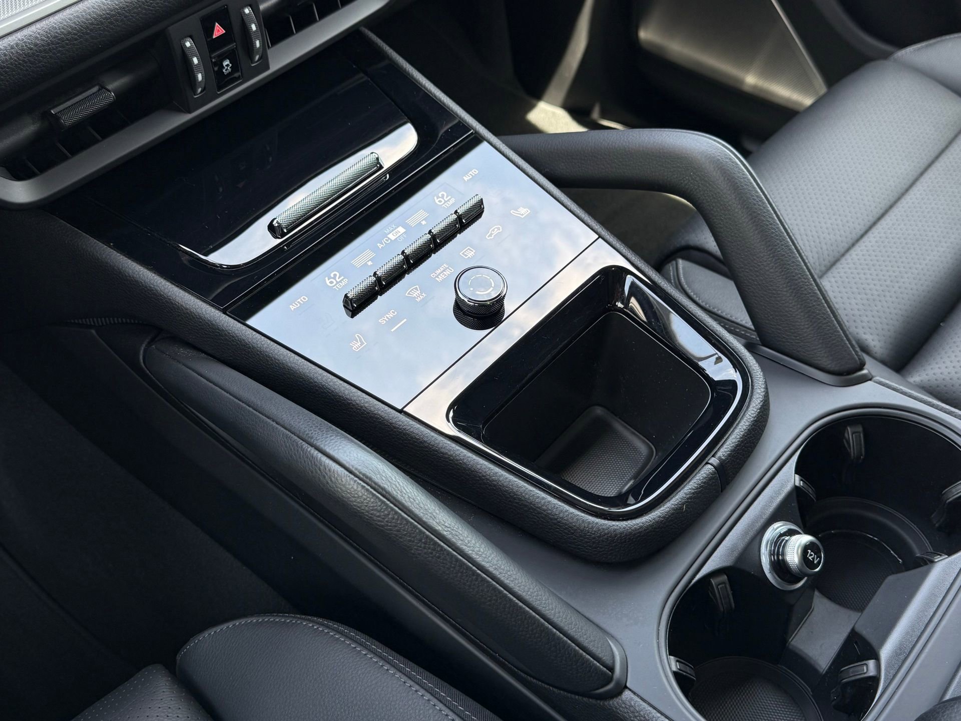 Certified 2024 Porsche Cayenne image 22