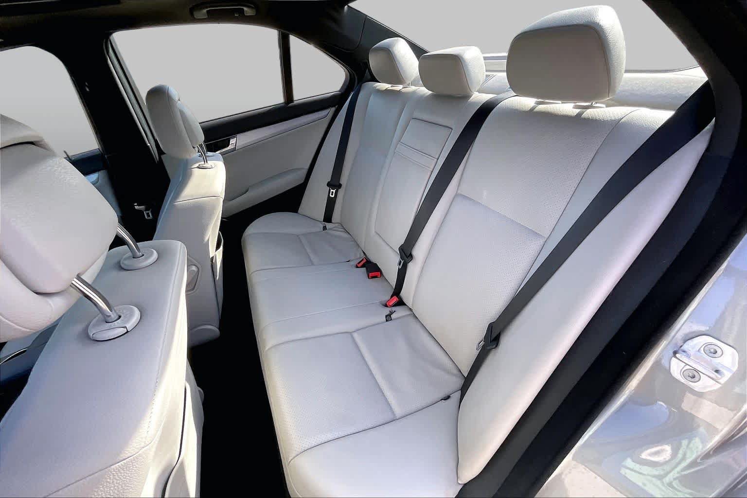 Used 2011 Mercedes-Benz C 300 Sedan image 20