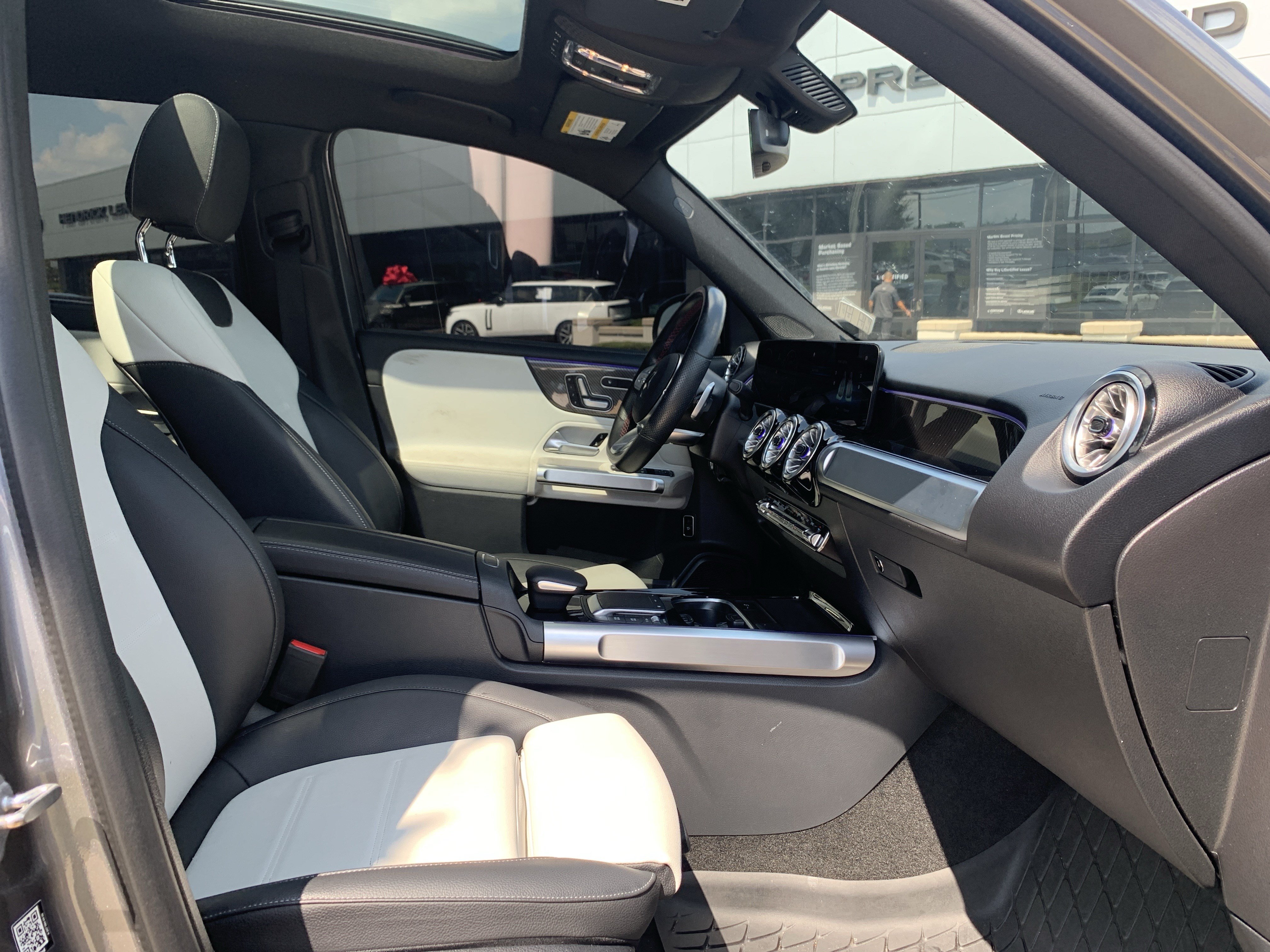 Used 2023 Mercedes-Benz GLB 250 image 35