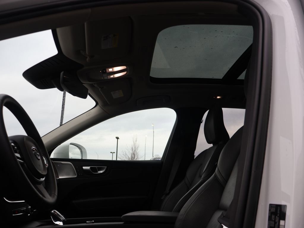 Used 2023 Volvo XC60 T8 Ultimate w/ Climate Package image 17