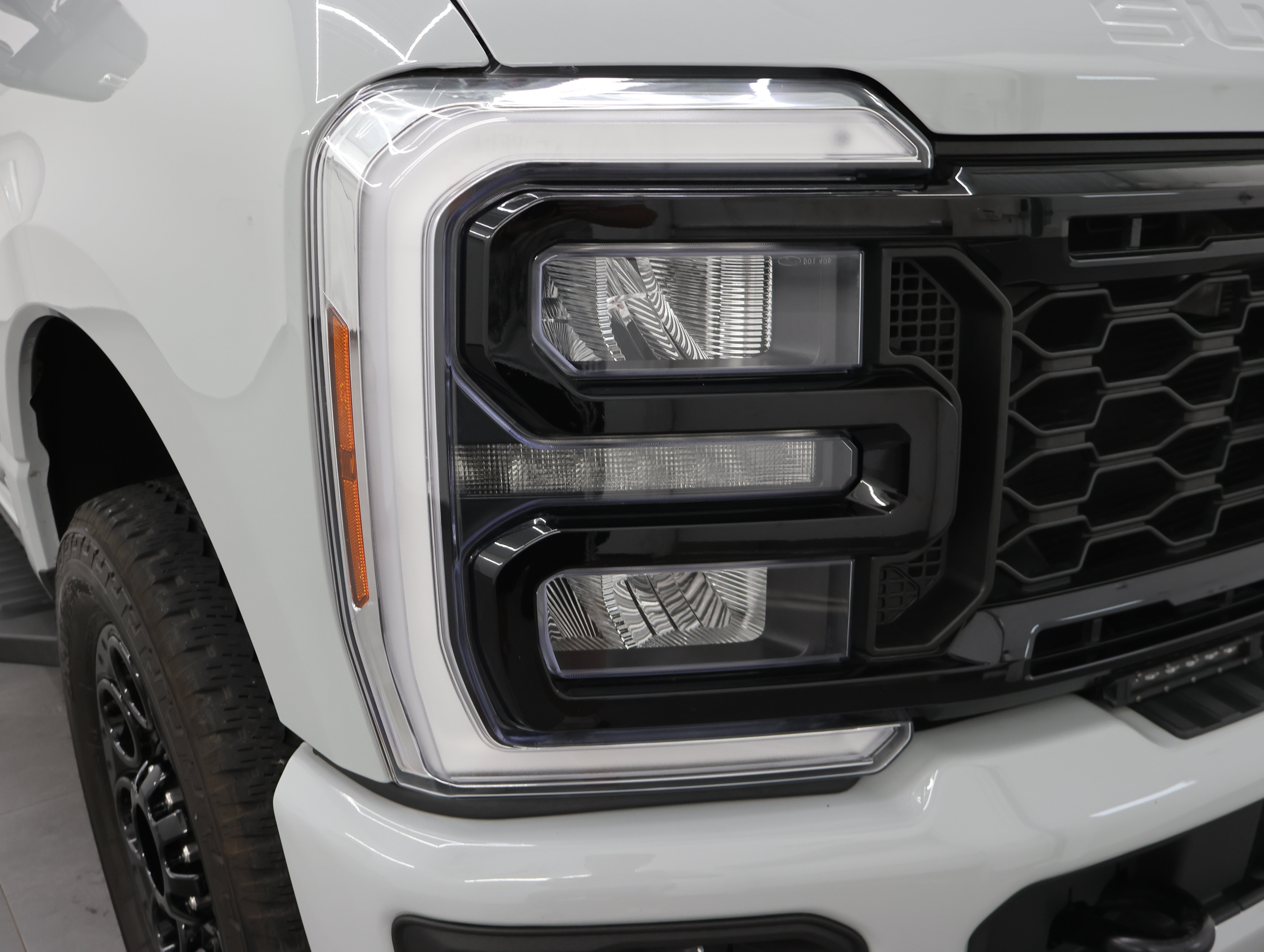 Used 2025 Ford F250 XLT w/ Black Appearance Package AWD/4WD image 25