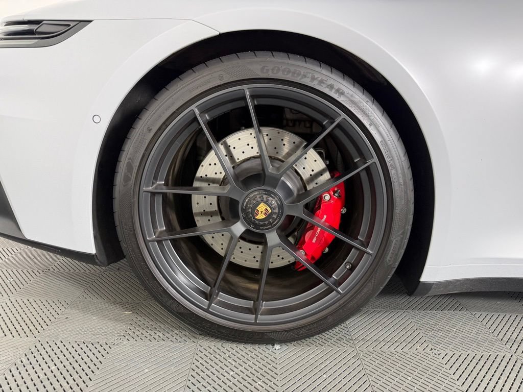 Certified 2025 Porsche 911 Carrera 4 GTS AWD/4WD image 13