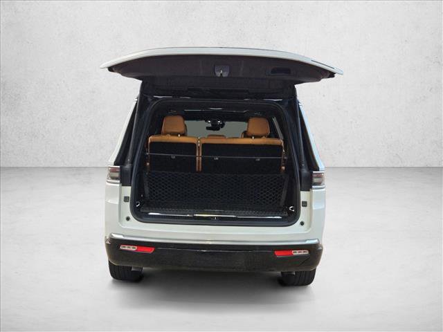 Used 2024 Jeep Grand Wagoneer Series III AWD/4WD image 6